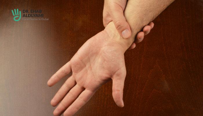 Broken or Sprained Wrist? Signs, Symptoms & Treatment